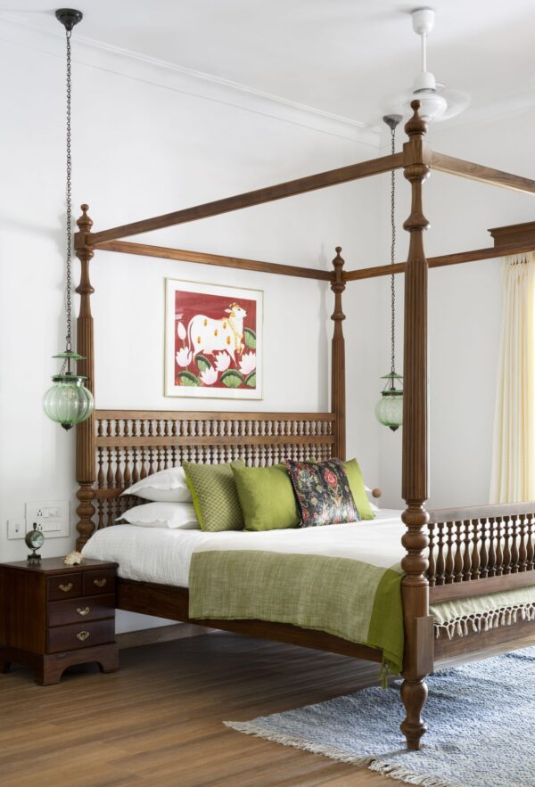 Furnliv Jodhpur Traditional Solid Wood Poster Bed - Image 2