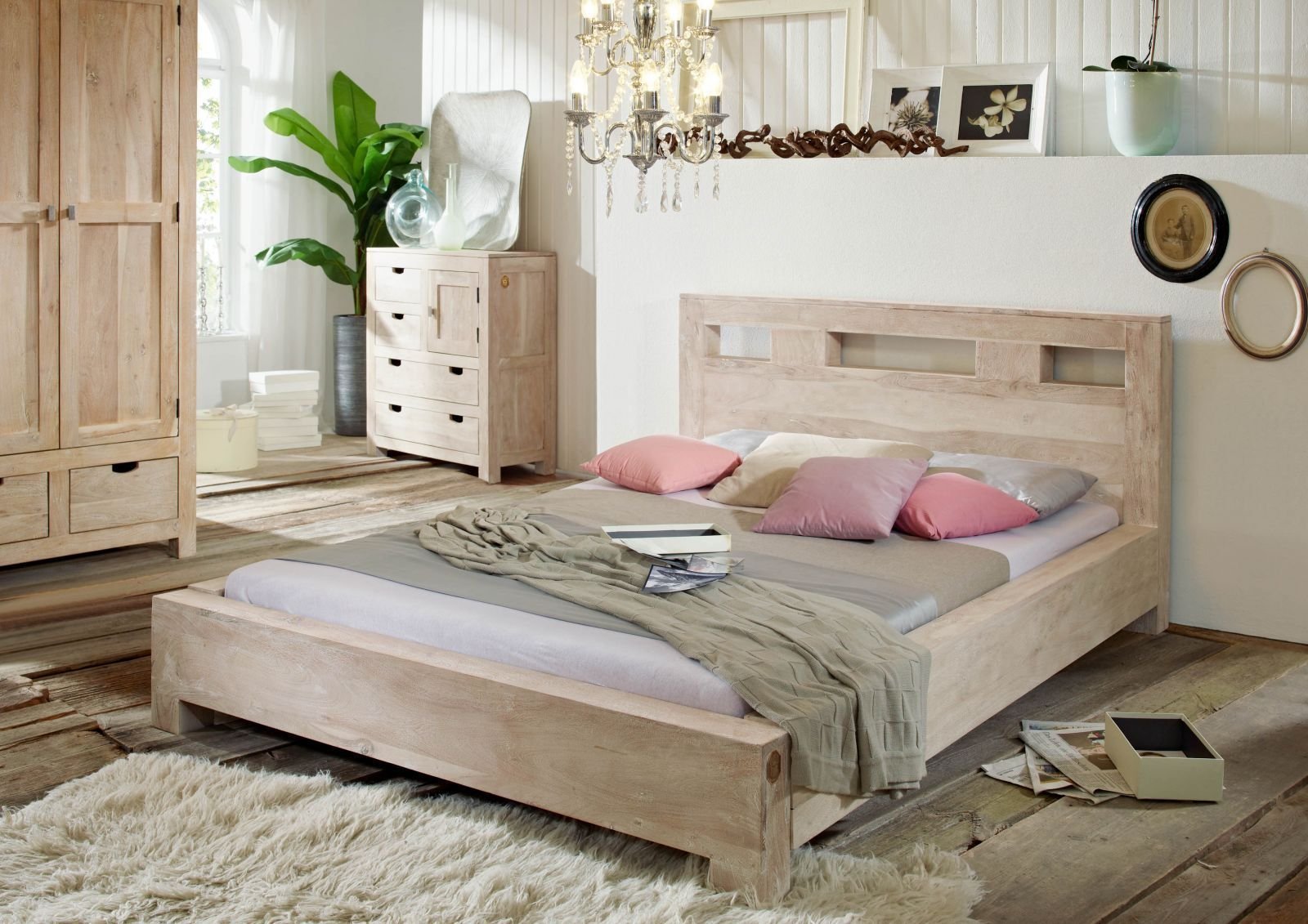 09-634-552-2003-1.jpg Fade White Solid Acacia Wood Bed — White-Washed - Image 1
